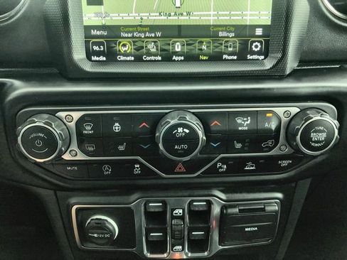 Used 2023 Jeep Gladiator Overland image 19