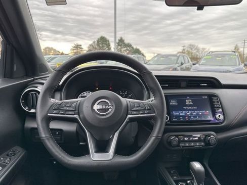 Used 2023 Nissan Kicks SR w/ SR Premium Package FWD image 14
