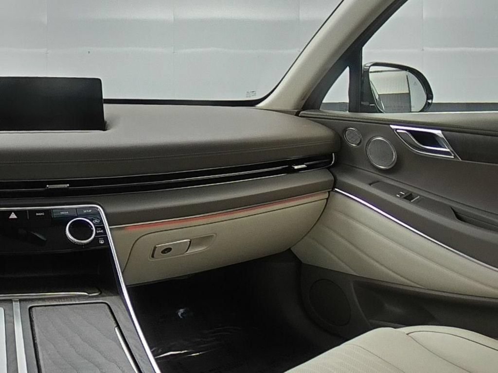 Used 2023 Genesis GV80 2.5T w/ Prestige 20" Package AWD/4WD image 34