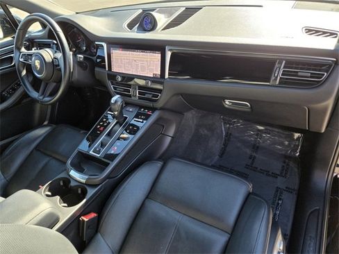 Used 2023 Porsche Macan image 21