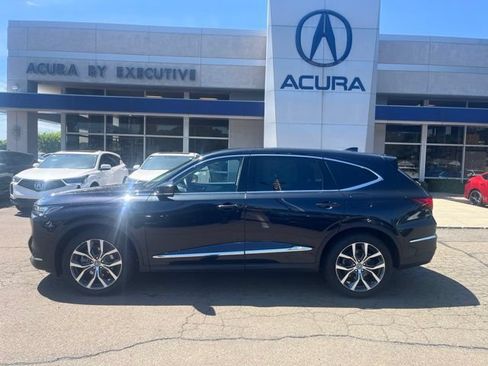 Used 2023 Acura MDX SH-AWD w/ Technology Package image 2