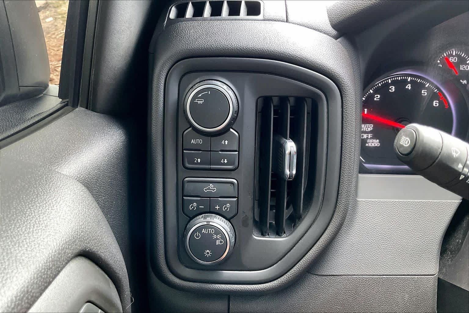 Used 2022 Chevrolet Silverado 1500 Custom Trail Boss AWD/4WD image 32