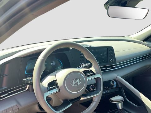 Used 2025 Hyundai Elantra Sport FWD image 9