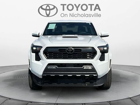 Used 2025 Toyota Tacoma TRD Sport image 9