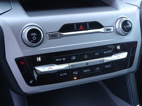 Used 2021 Ford Explorer XLT w/ Equipment Group 202A image 19