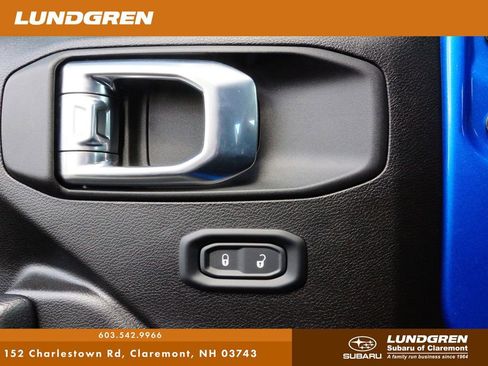 Used 2025 Jeep Wrangler Sport AWD/4WD image 12