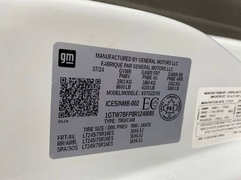 Used 2024 GMC Savana 2500 Extended w/ Driver Convenience Package image 23