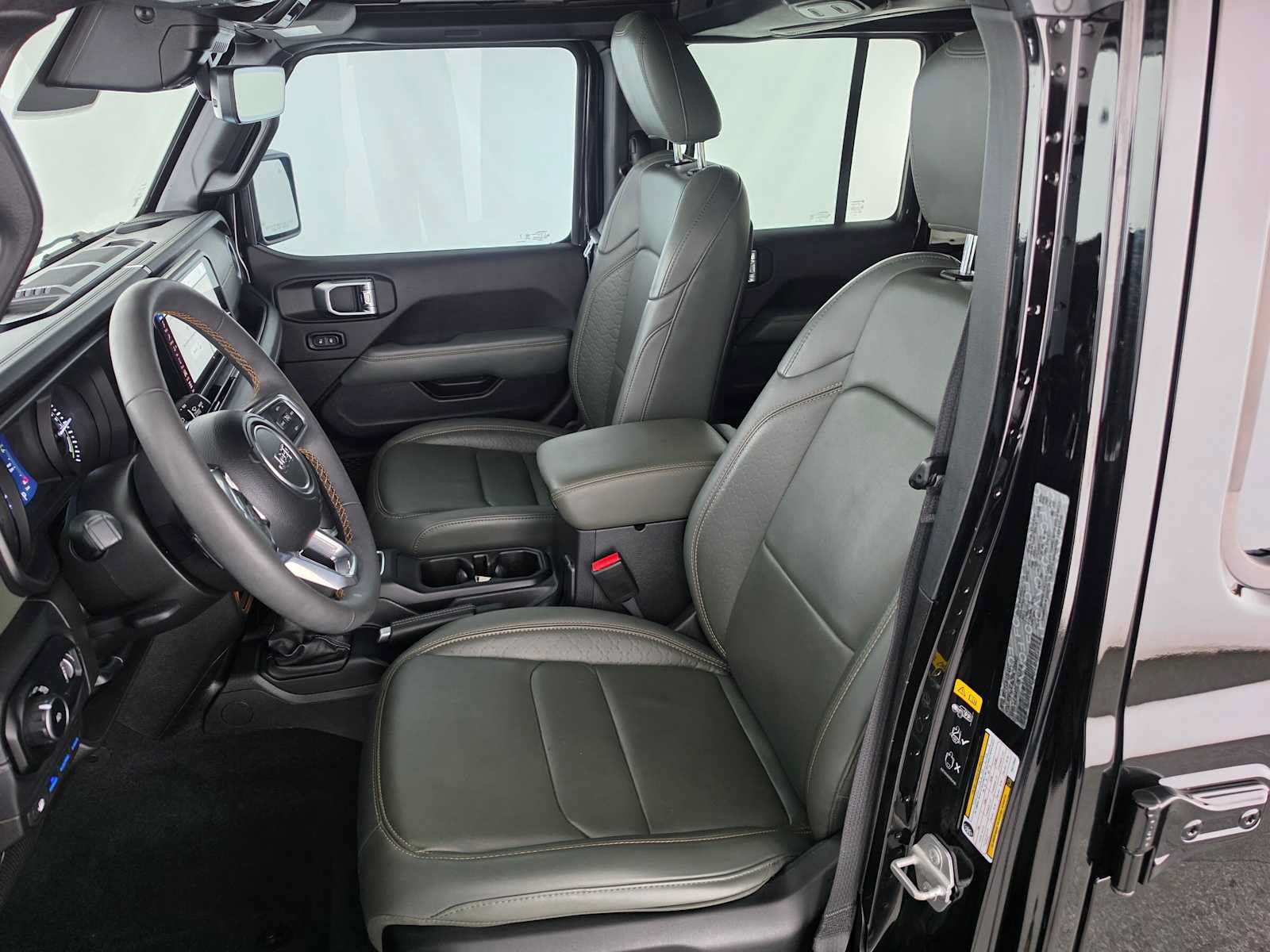 Used 2024 Jeep Wrangler High Altitude AWD/4WD image 21