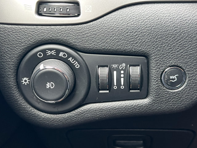 Used 2020 Jeep Cherokee High Altitude AWD/4WD image 20