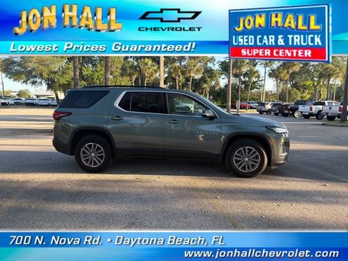 Certified 2023 Chevrolet Traverse LT image 3