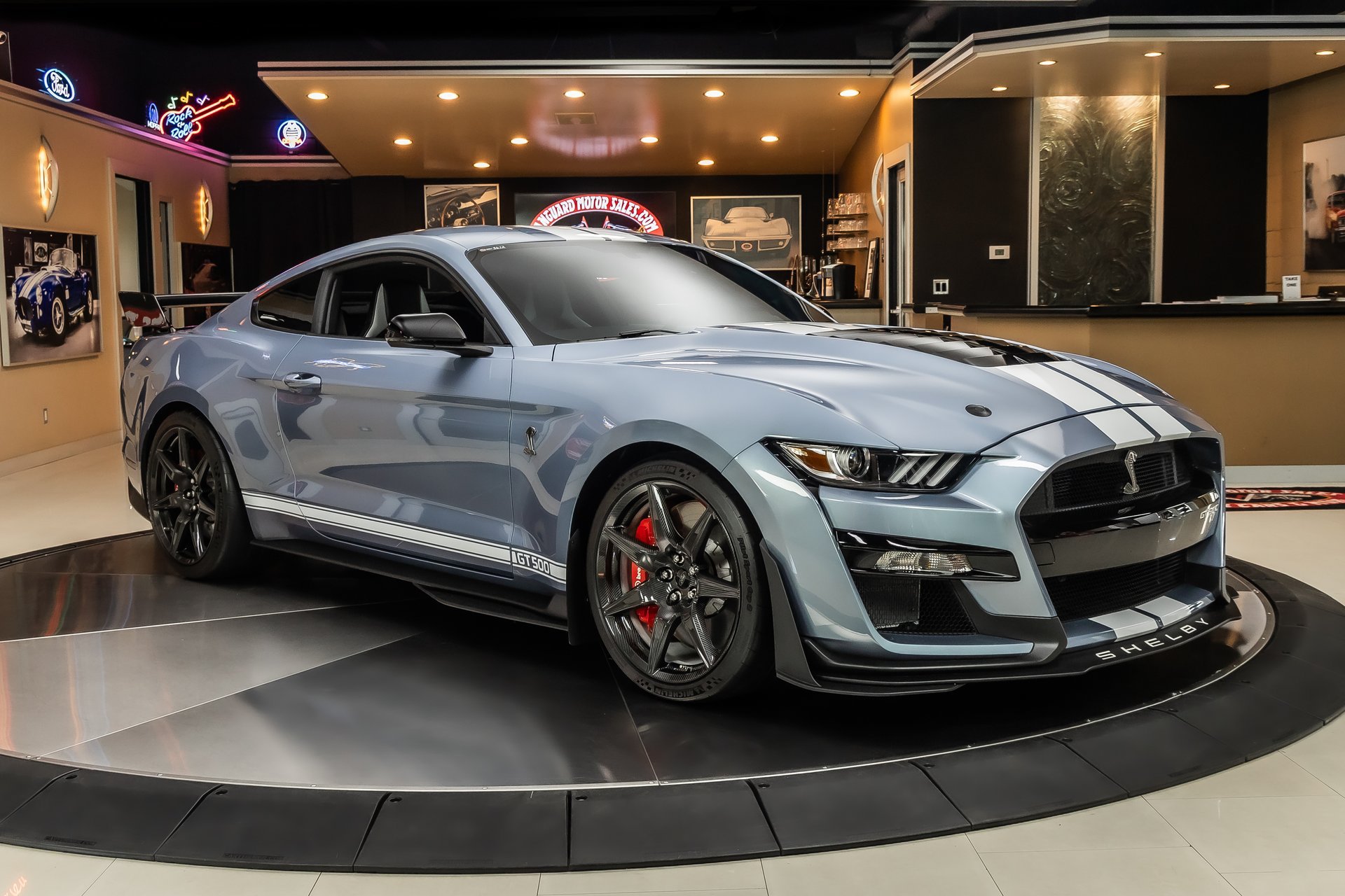 Used 2022 Ford Mustang Shelby GT500 w/ Carbon Fiber Track Pack RWD image 9
