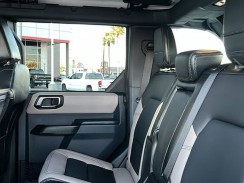 Used 2024 Ford Bronco Wildtrak image 20