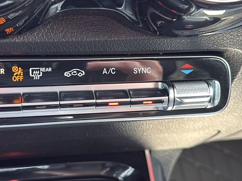 Used 2021 Mercedes-Benz GLB 250 GLB 250 image 19