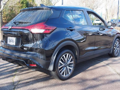 Used 2023 Nissan Kicks SV image 7