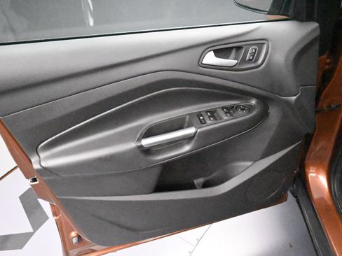 Used 2017 Ford Escape SE FWD image 13