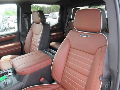 New 2026 GMC Sierra 1500 Denali Ultimate AWD/4WD image 17