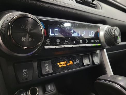 Used 2022 Toyota RAV4 XLE Premium AWD/4WD image 20