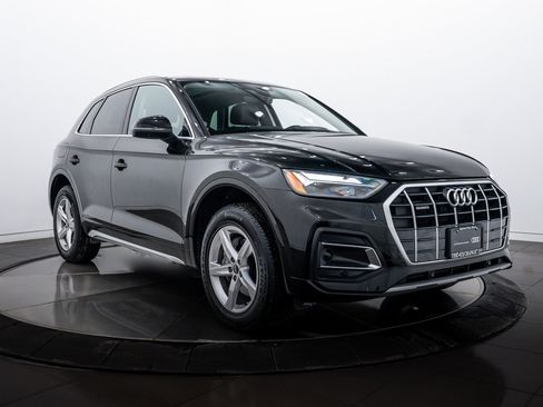 Certified 2023 Audi Q5 Premium w/ Convenience Package image 2