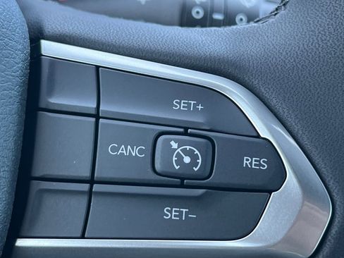 New 2026 Jeep Compass Latitude AWD/4WD image 10