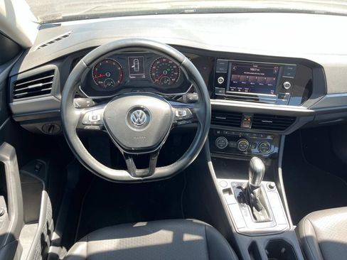 Used 2019 Volkswagen Jetta SE FWD image 13