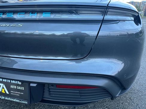 Used 2022 Porsche Taycan 4S image 16