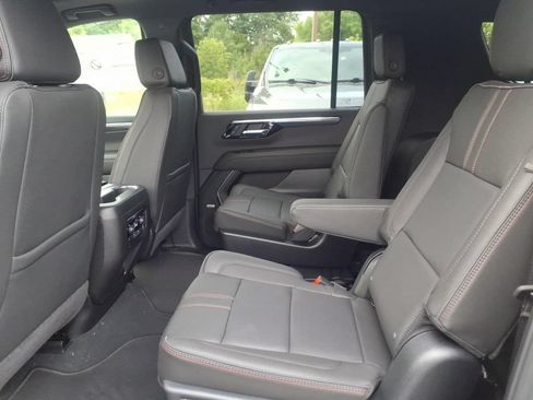 New 2026 Chevrolet Suburban RST w/ Advanced Technology Package AWD/4WD image 16