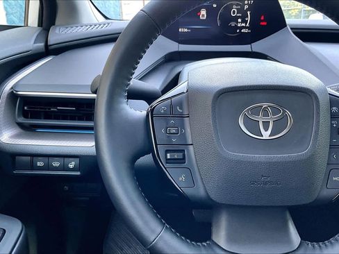 Used 2025 Toyota Prius XLE FWD image 23