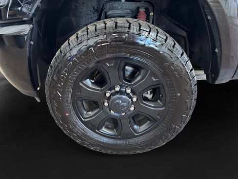 Used 2014 RAM 2500 Laramie w/ Black Appearance Group AWD/4WD image 9