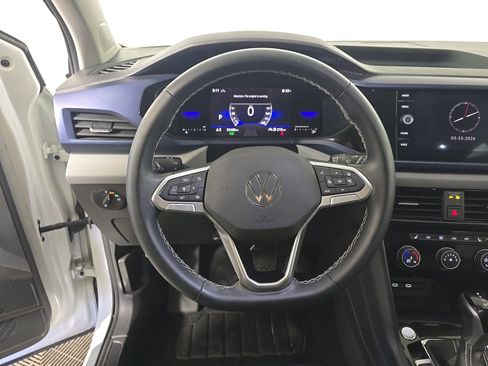 Used 2023 Volkswagen Taos SE w/ Panoramic Sunroof Package image 4