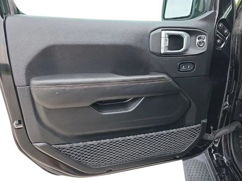 Used 2021 Jeep Wrangler Unlimited Sahara AWD/4WD image 11