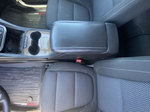 Used 2021 GMC Acadia SLE FWD image 20