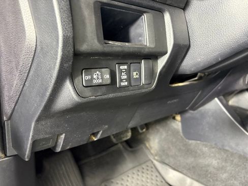 Used 2019 Toyota Tacoma TRD Sport w/ Technology Package AWD/4WD image 15