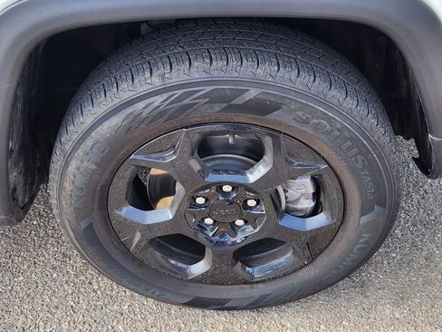 Used 2024 Jeep Compass Trailhawk image 14