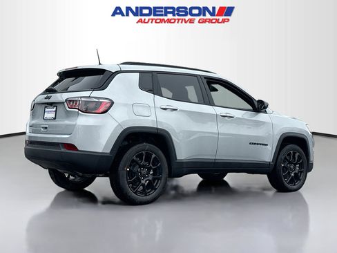 New 2026 Jeep Compass Latitude image 2