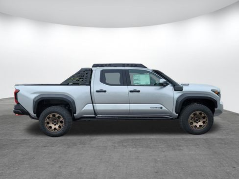 New 2025 Toyota Tacoma Trailhunter Hybrid image 4