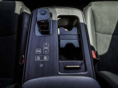 Used 2024 Nissan Ariya AWD image 20