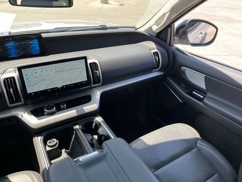 Used 2025 Ford Expedition Active AWD/4WD image 15