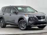 Used 2023 Nissan Rogue S image 2