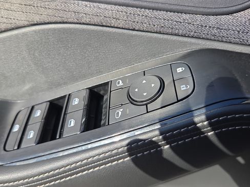Used 2023 Nissan Rogue SV FWD image 32