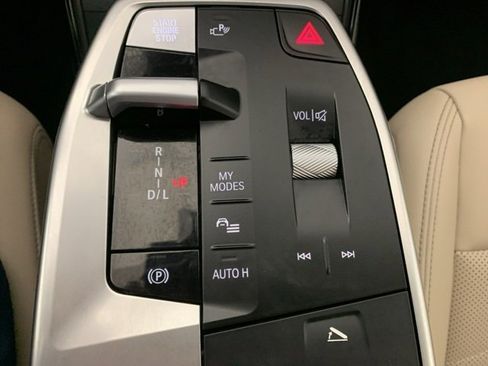 Used 2025 BMW X1 xDrive28i w/ Technology Package image 28