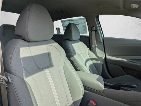 New 2026 Hyundai Elantra SE image 21