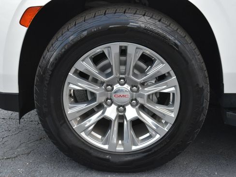 Used 2021 GMC Yukon XL Denali AWD/4WD image 8