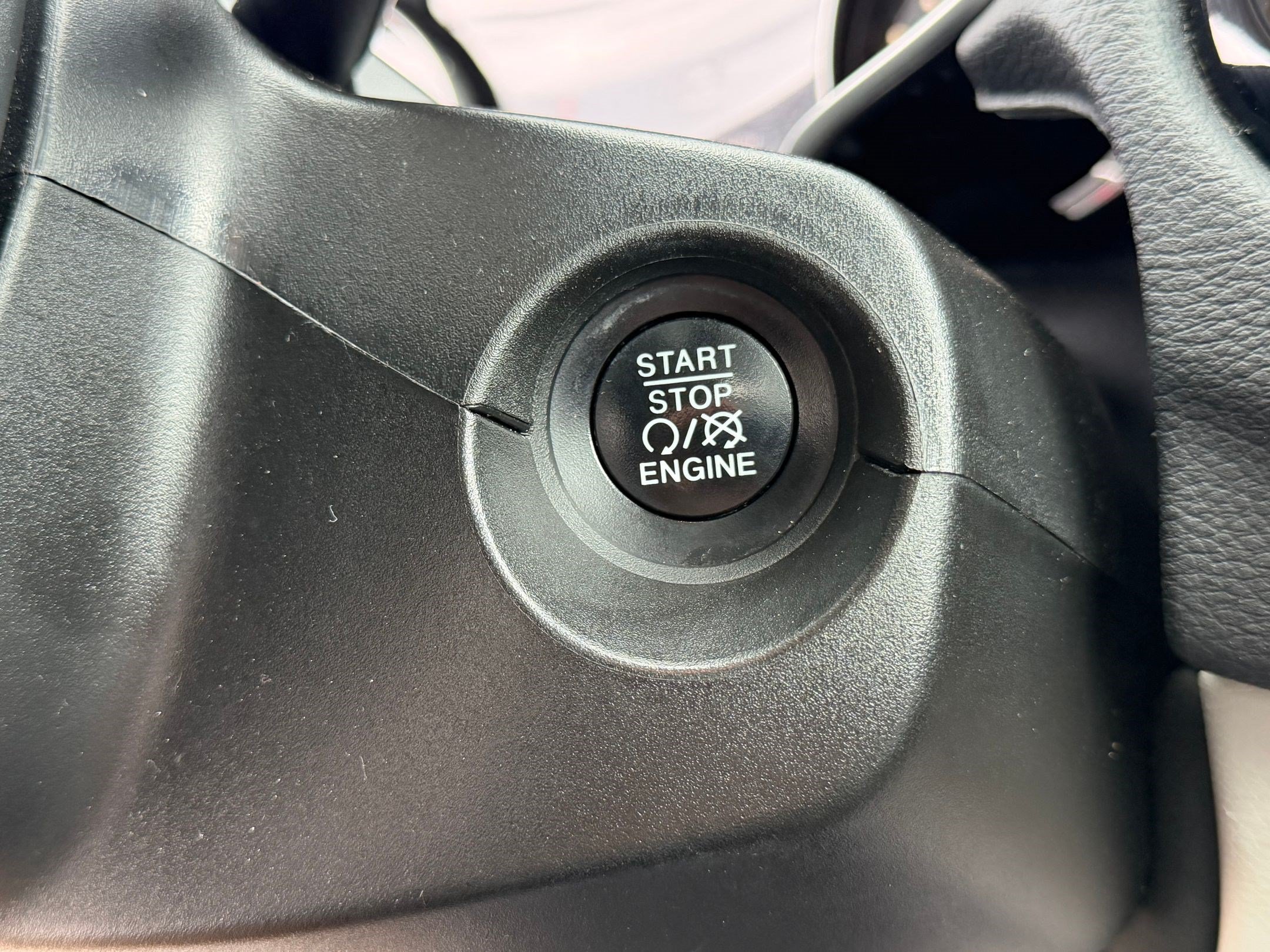 Used 2018 Jeep Compass Limited w/ Navigation Group AWD/4WD image 17