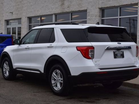 Used 2023 Ford Explorer XLT image 4
