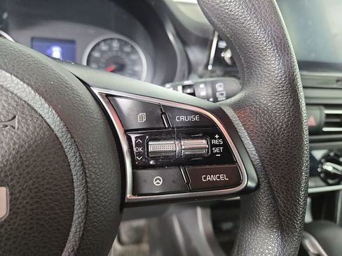 Certified 2022 Kia Seltos LX image 25