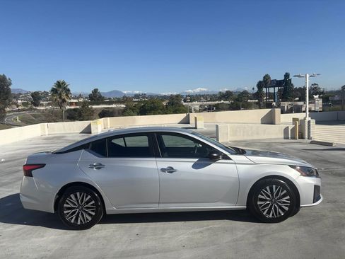 Used 2025 Nissan Altima 2.5 SV image 38