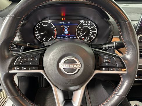 Used 2024 Nissan Altima 2.5 SR FWD image 14