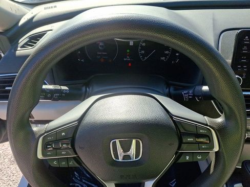 Used 2018 Honda Accord EX image 18