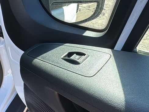 Used 2025 RAM ProMaster 2500 w/ Convenience Group image 26