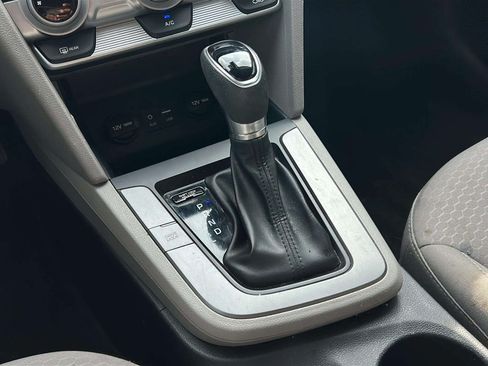 Used 2019 Hyundai Elantra SEL FWD image 9